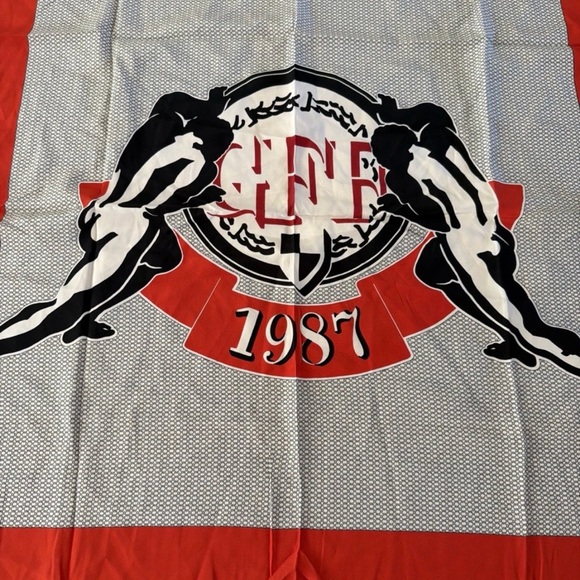 Gianfranco Ferre women’s scarf with a logo the year 1987 33”x33” - Picture 10 of 10